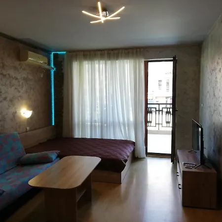 Lovely In A Complex With A Pool By Flat Mаnаger Apartment