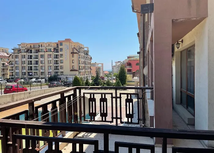 Апартамент Lovely In A Complex With A Pool By Flat Mаnаger