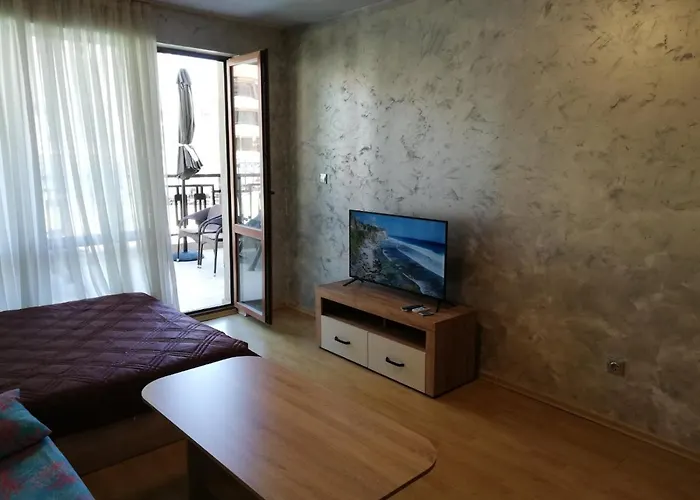 Apartman Lovely In A Complex With A Pool By Flat Mаnаger Szveti Vlasz